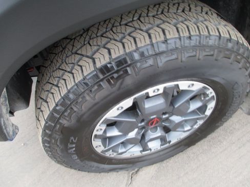 Used 2025 Nissan Frontier PRO-4X w/ Pro Premium Package image 13