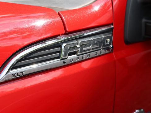 Used 2015 Ford F250 XLT w/ Snow Plow Prep Package AWD/4WD image 6