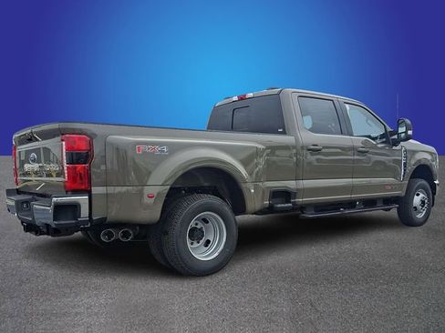 New 2026 Ford F350 4x4 Crew Cab DRW Super Duty image 3