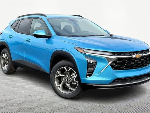 New 2026 Chevrolet Trax LT image 2