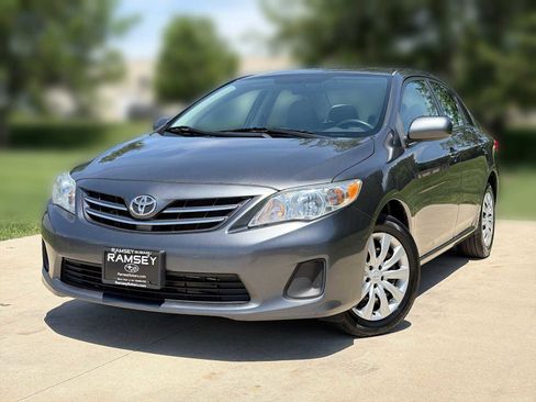 Used 2013 Toyota Corolla LE FWD image 1