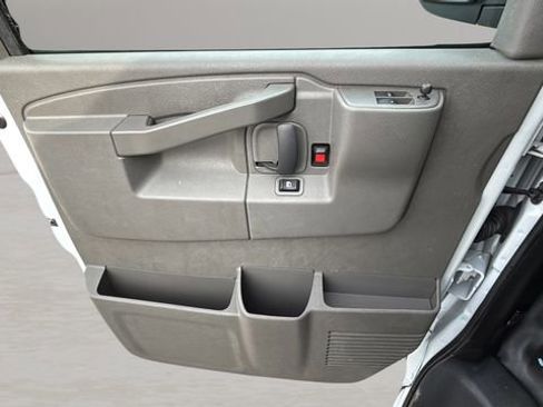 Used 2022 Chevrolet Express 3500 LS image 16