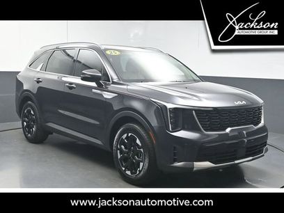 Used 2025 Kia Sorento S w/ Panoramic Sunroof Package