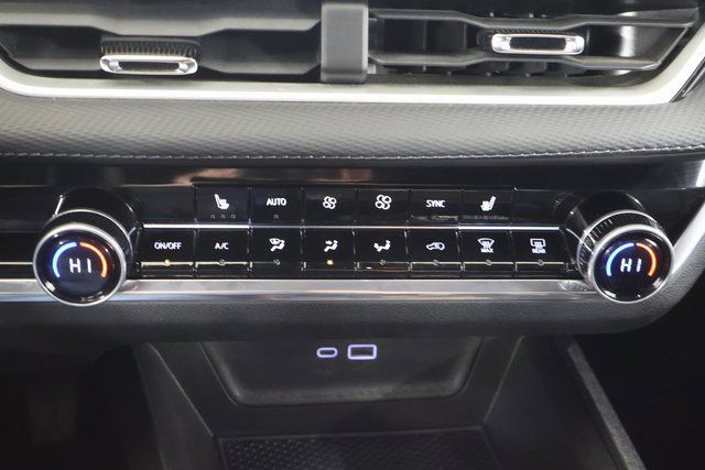 Used 2025 Chevrolet Equinox LT w/ Convenience Package II AWD/4WD image 22