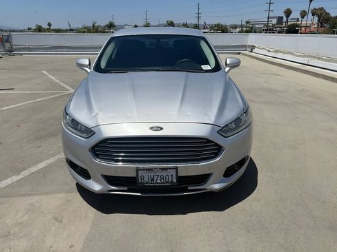 Used 2016 Ford Fusion Titanium FWD image 3