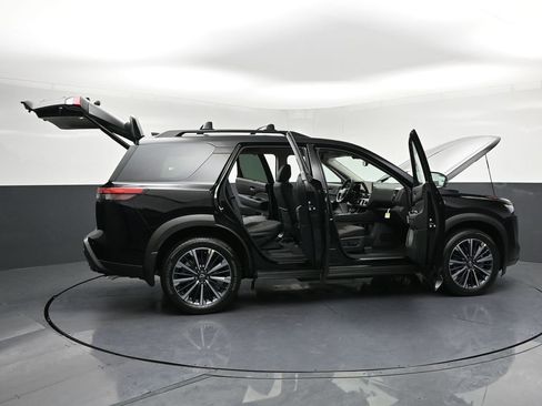 New 2026 Nissan Pathfinder Platinum image 38