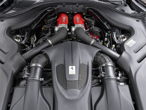 Used 2025 Ferrari Roma Spider RWD image 62