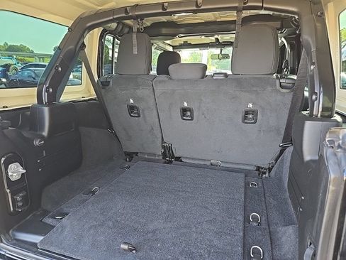 Used 2021 Jeep Wrangler Unlimited Sport AWD/4WD image 91