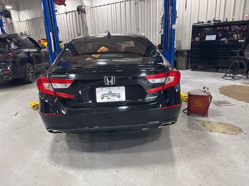 Used 2021 Honda Accord Sport image 9