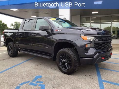 Used 2022 Chevrolet Silverado 1500 Custom Trail Boss AWD/4WD image 4