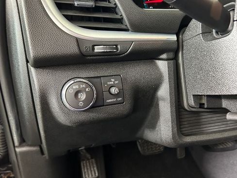 Used 2017 Chevrolet Traverse LT w/ Style and Technology Package AWD/4WD image 19