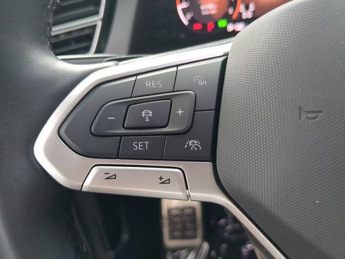 Certified 2025 Volkswagen Atlas Peak Edition SE AWD/4WD image 32