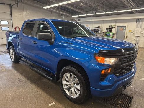 Used 2022 Chevrolet Silverado 1500 Custom w/ LPO, Dark Essentials Package AWD/4WD image 8