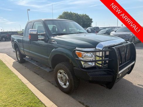Used 2011 Ford F250 XLT w/ XLT Premium Pkg AWD/4WD image 3