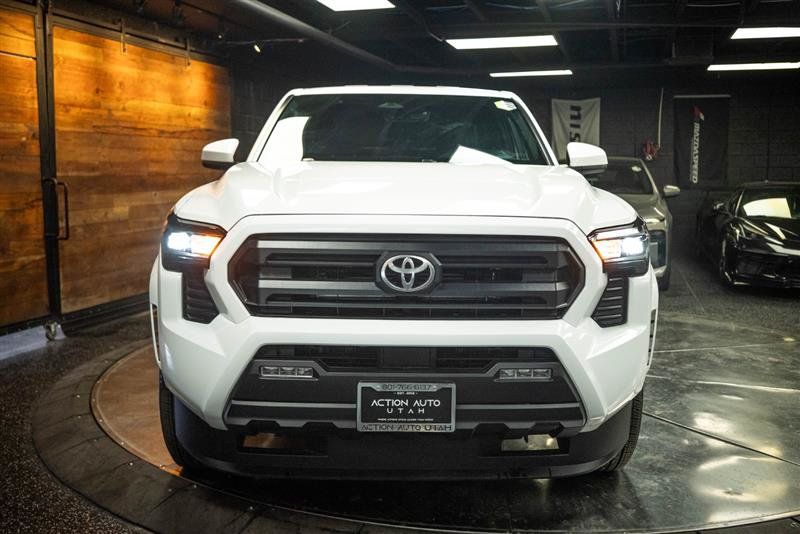 Used 2026 Toyota Tacoma SR5 AWD/4WD image 4