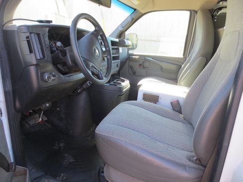 Used 2013 Chevrolet Express 2500 image 8