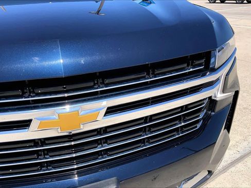 Used 2024 Chevrolet Suburban LT AWD/4WD image 29