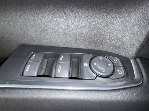 Used 2023 Chevrolet Silverado 1500 LT AWD/4WD image 15