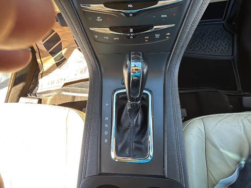 Used 2019 Lincoln MKT AWD image 14