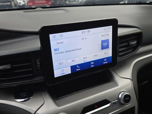 Used 2022 Ford Explorer XLT image 23
