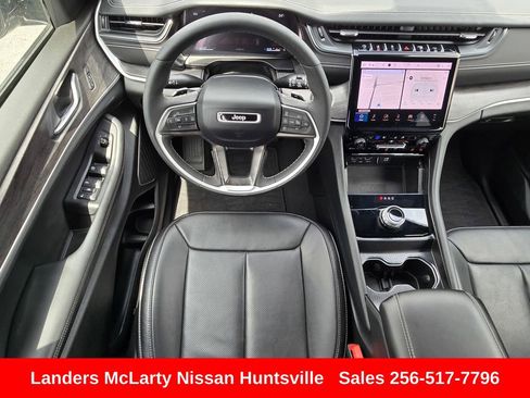 Used 2024 Jeep Grand Cherokee Limited w/ Luxury Tech Group II RWD image 15