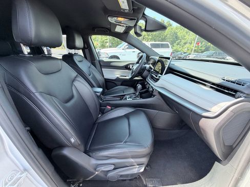 Used 2025 Jeep Compass Limited AWD/4WD image 23
