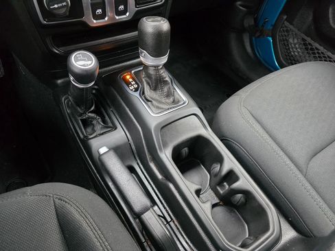 Used 2020 Jeep Wrangler Sport image 23