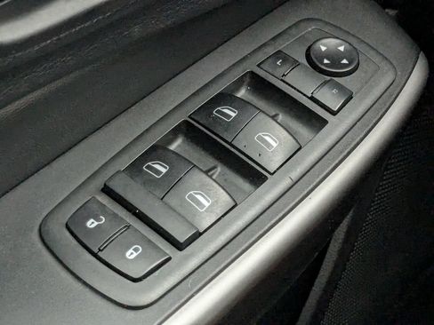 Used 2019 Jeep Cherokee Latitude w/ Popular Appearance Group FWD image 27