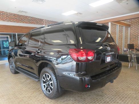 Used 2018 Toyota Sequoia TRD Sport AWD/4WD image 90