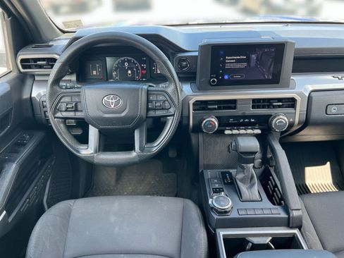 Used 2025 Toyota Tacoma SR5 AWD/4WD image 22