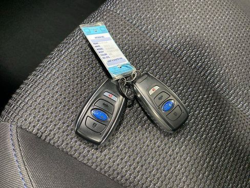 Used 2025 Subaru Forester Premium AWD/4WD image 36