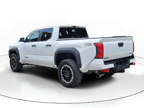 Used 2025 Toyota Tacoma TRD Off-Road AWD/4WD image 4