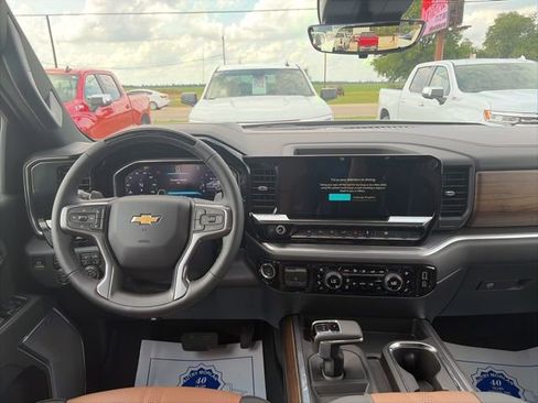New 2026 Chevrolet Silverado 1500 High Country AWD/4WD image 14