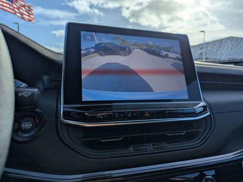 New 2026 Jeep Compass Latitude image 20