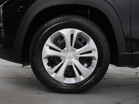 Used 2024 Chevrolet Trax LS w/ Driver Confidence Package image 27