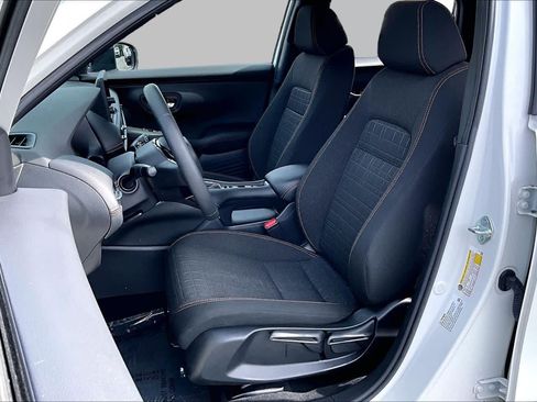 Used 2024 Honda HR-V Sport image 8