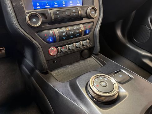 Used 2020 Ford Mustang Shelby GT500 w/ Technology Package RWD image 19