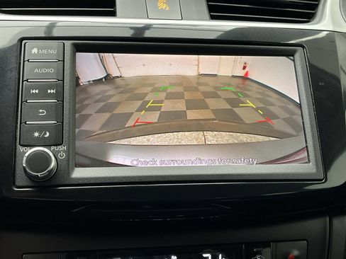 Used 2019 Nissan Sentra SV image 5