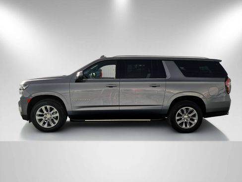 Used 2022 Chevrolet Suburban Premier RWD image 8