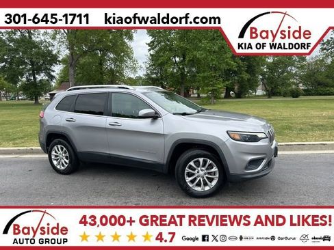 Used 2019 Jeep Cherokee Latitude w/ Cold Weather Group AWD/4WD image 1