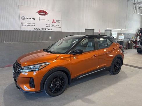Used 2023 Nissan Kicks SR w/ SR Premium Package image 8
