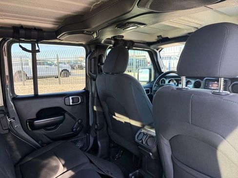 Used 2018 Jeep Wrangler Unlimited Sport image 6
