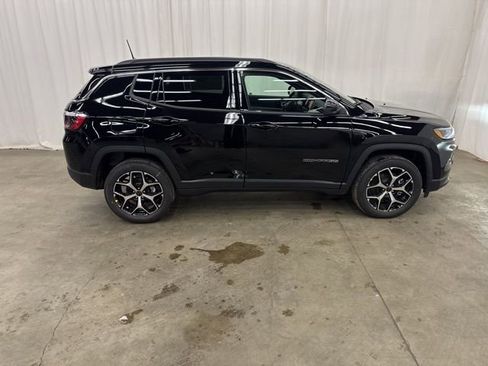 New 2026 Jeep Compass Limited image 30