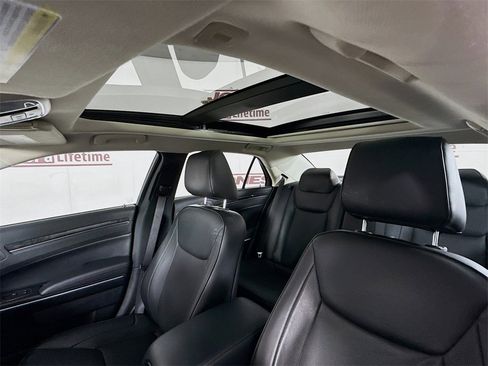 Used 2023 Chrysler 300 Touring L w/ Popular Equipment Group image 12