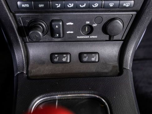 Used 2003 Ford Thunderbird image 27