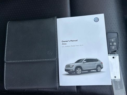 Used 2019 Volkswagen Atlas SE w/ Towing Package AWD/4WD image 3
