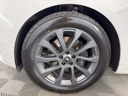 Used 2024 Land Rover Range Rover Sport Dynamic SE AWD/4WD image 12