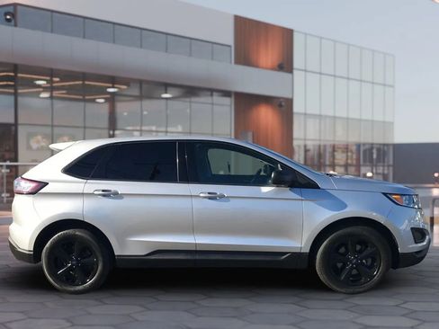 Used 2018 Ford Edge SE image 4