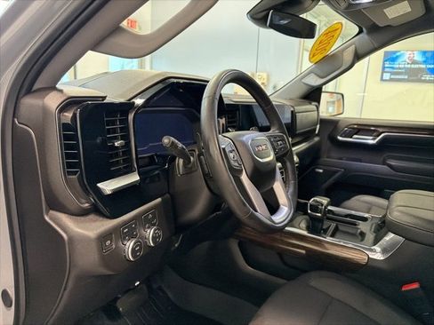 Used 2024 GMC Sierra 1500 Elevation w/ Preferred Package image 19
