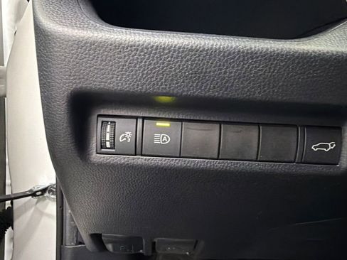 Used 2019 Toyota RAV4 XLE Premium image 34